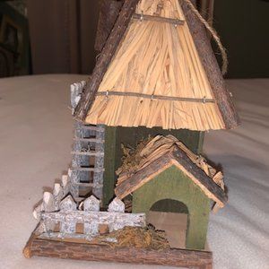 Love Nest wooden birdhouse